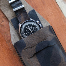 Load image into Gallery viewer, DE GRIFF Short Watch Pouch in Camouflage (Bracelet Edition)