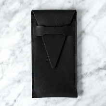 Load image into Gallery viewer, DE GRIFF Oiled Black Watch Pouch