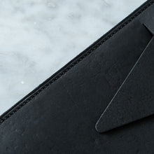 Load image into Gallery viewer, DE GRIFF Oiled Black Watch Pouch