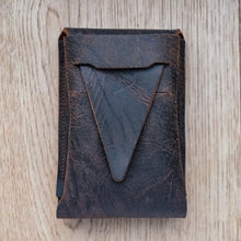 Load image into Gallery viewer, DE GRIFF Short Watch Pouch in Oiled Brown (Bracelet edition)