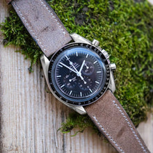 Load image into Gallery viewer, The Celt Strap - Distressed Gray