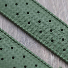 Load image into Gallery viewer, Rubber Tropic Strap Forrest Green